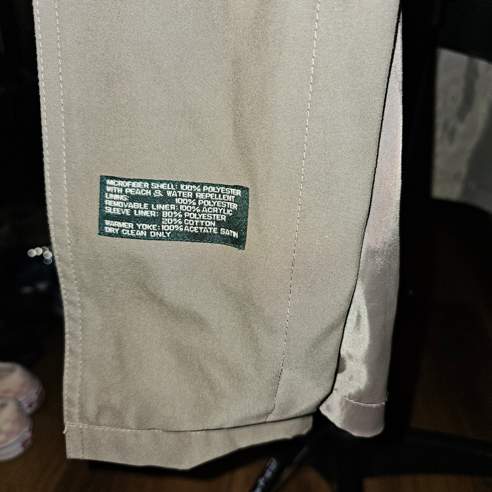 Lauren Ralph Lauren Men's Trench Coat in Light Tan with Blue Lining - Picture 6 of 8